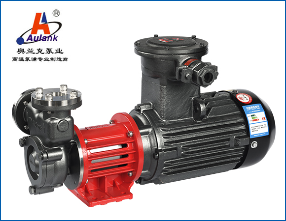 泵浦簡介：MDH-40 泵浦為氣液混合泵系列產品，該泵的過流部件全部采用不銹鋼材料精鑄制成。氣液混合泵的吸水口可以利用負壓作用吸入氣體，所以無需采用空氣壓縮機和大氣噴射器。高速旋轉的泵葉輪將液體與氣體混合攪拌，所以無需攪拌器和混合器。由于泵內的加壓混合，氣體與液體充分溶解。所以無需大型加壓容器罐或昂貴的反應塔即可制取高度溶解液。應用于貴重液體，冷媒或高溫液體，低粘度液體，腐蝕性液體及苛刻運行和含有氣體的液體循環,及 350℃以內高溫導熱油，循環 180℃以內熱水、低溫-100℃以內防凍液等介質。可根據客戶需求，定制變頻、防爆、特殊電源等電機。2.應用領域：任意的氣液混合，除空氣外，還可進行其它氣體，如氧氣、臭氧氣、碳化氣等的氣液混合；固液分離、石油精煉、化學工程、化工高壓、可無泄漏輸送易燃、易爆、有毒性等危險液體、貴重液體、冷媒或高溫液體、低粘度液體、腐蝕性液體及苛刻運行和含有氣體的液體,液化氣、液氨等易氣化液體的傳送；精密超高溫模溫機、反應釜保溫、高低溫檢測設備等行業。